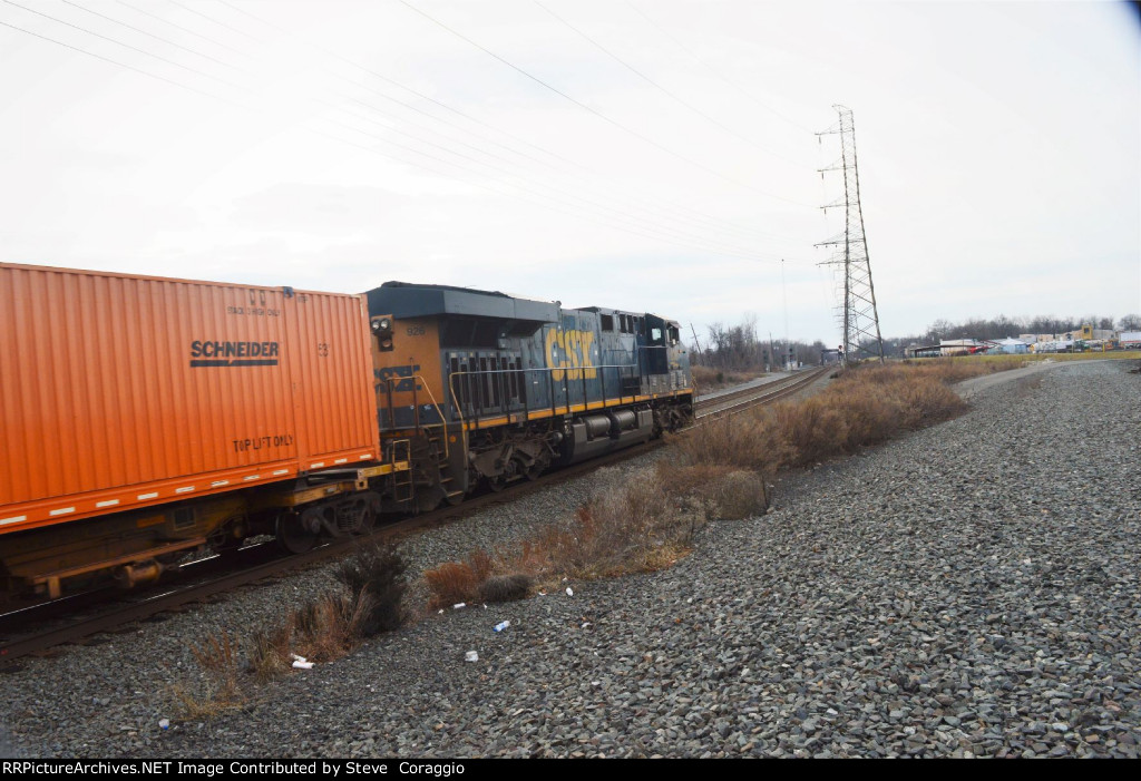 CSX 926 Long Hood to cab View